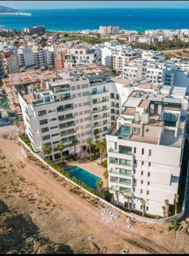 3 Bedrooms Luxe Malabata Hills Appartement